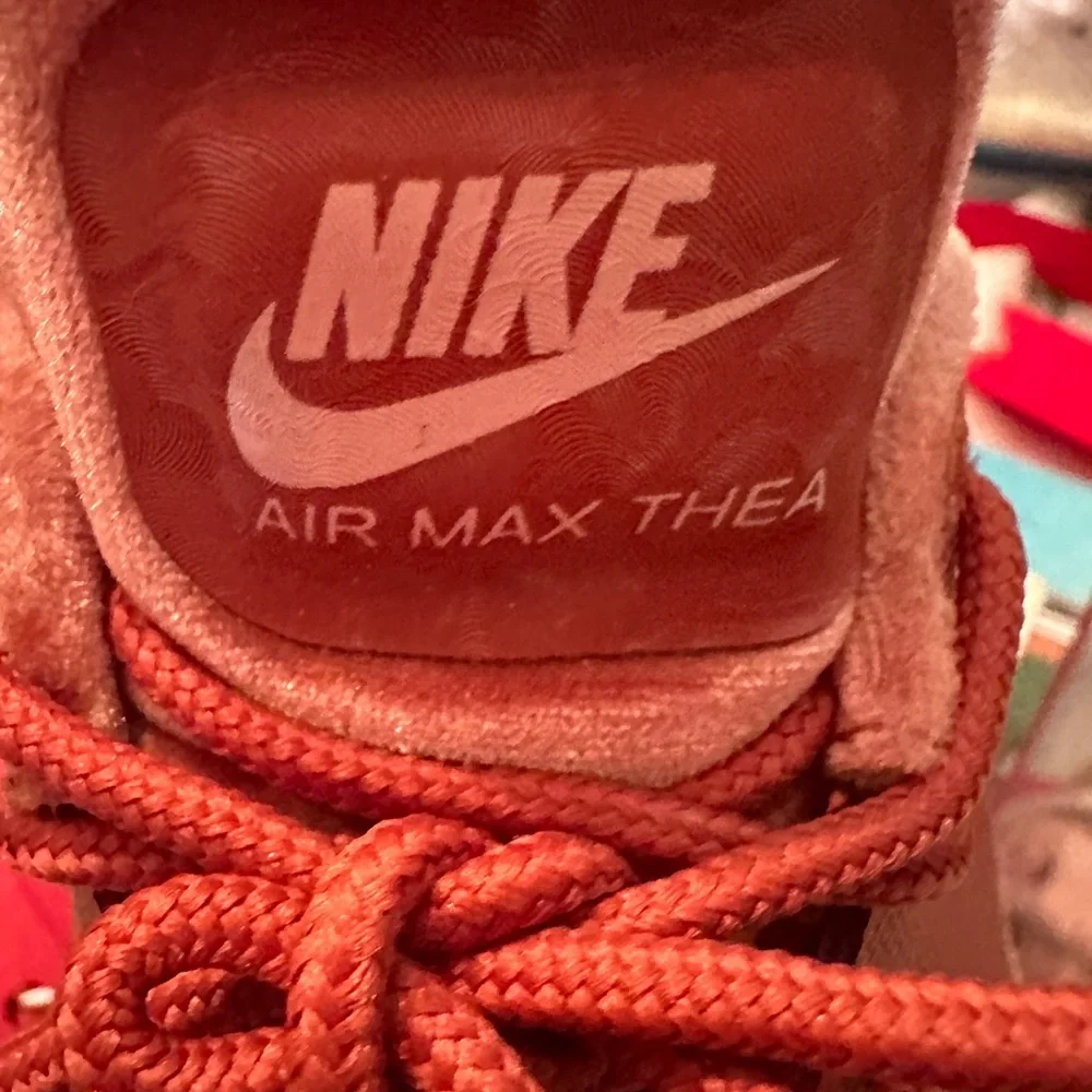 Nike Air Thea size women’s 9 never worn - Picture 4 of 6
